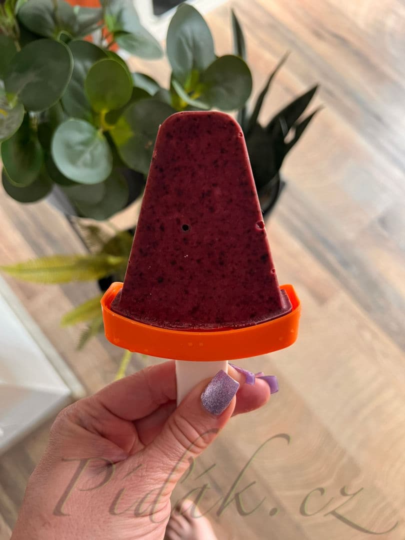 1. obrázek Tvarohové nanuky s borůvkami 