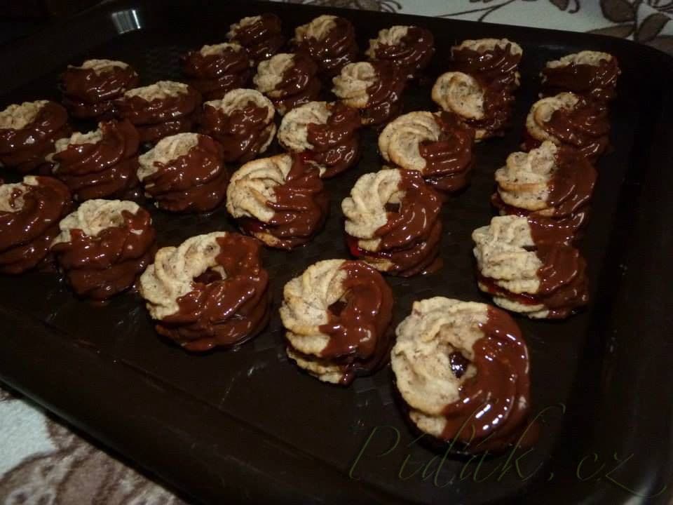 1. obrázek Ořechové věnečky