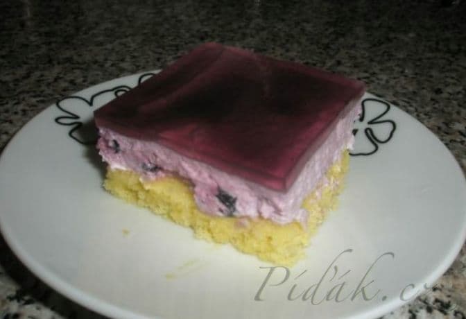 1. obrázek Borůvkové piškotové řezy 