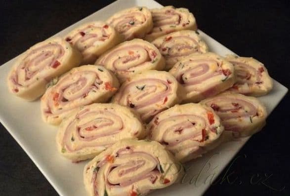 1. obrázek Vynikající sýrová roláda