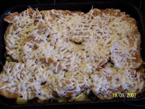 1. obrázek Gratinované kuřecí plátky se smetanosýrovou zeleninou