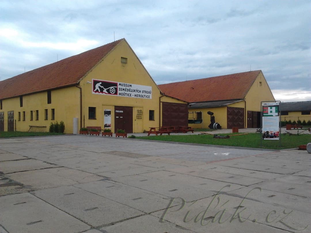 1. obrázek Expozice Muzea zemědělských strojů  a nářadí - Hoštice - Heroltice 