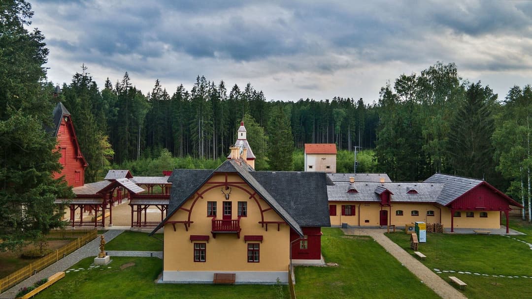 1. obrázek Dům přírody Brd – lovecký zámeček Tři Trubky