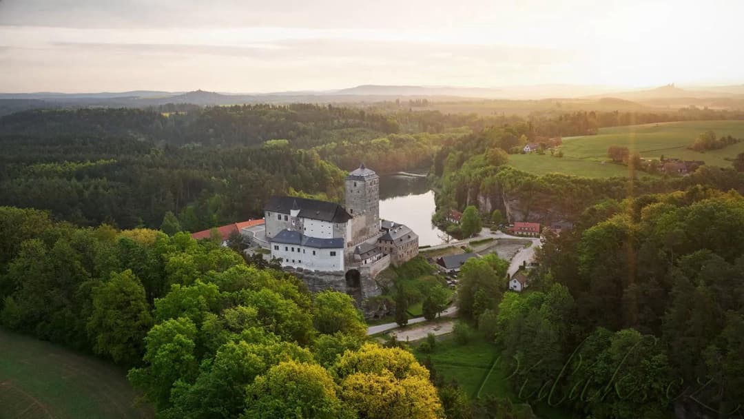 1. obrázek Hrad Kost