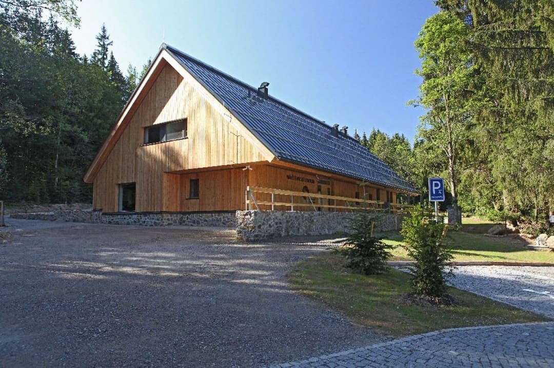 1. obrázek Návštěvnické centrum Srní - vlčí výběh