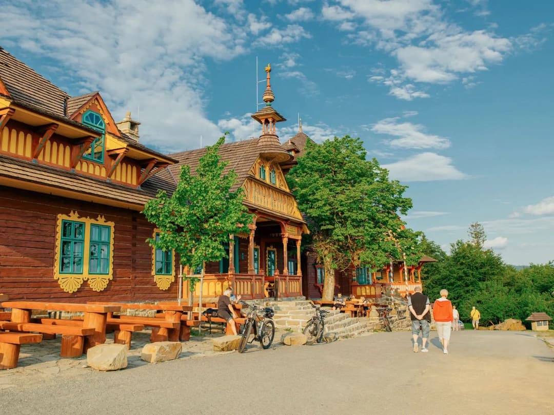1. obrázek Pustevny - lanovka a Jurkovičovy stavby