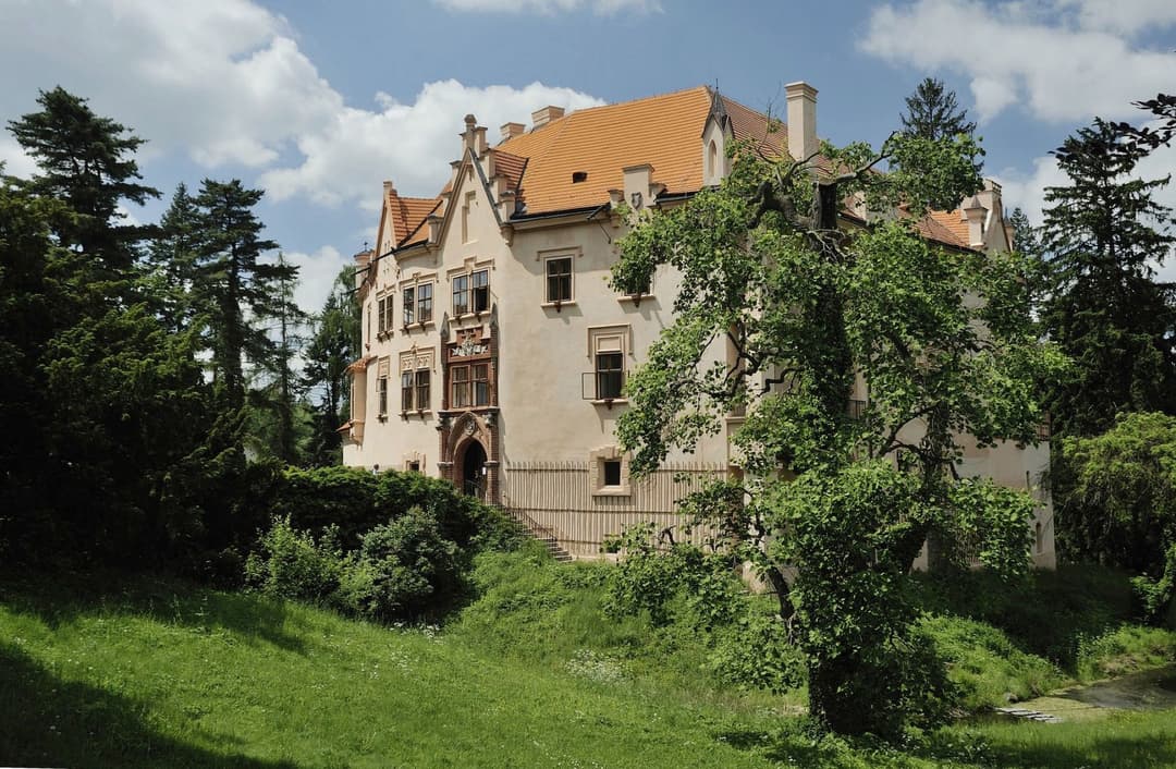 1. obrázek Zámek Vrchotovy Janovice