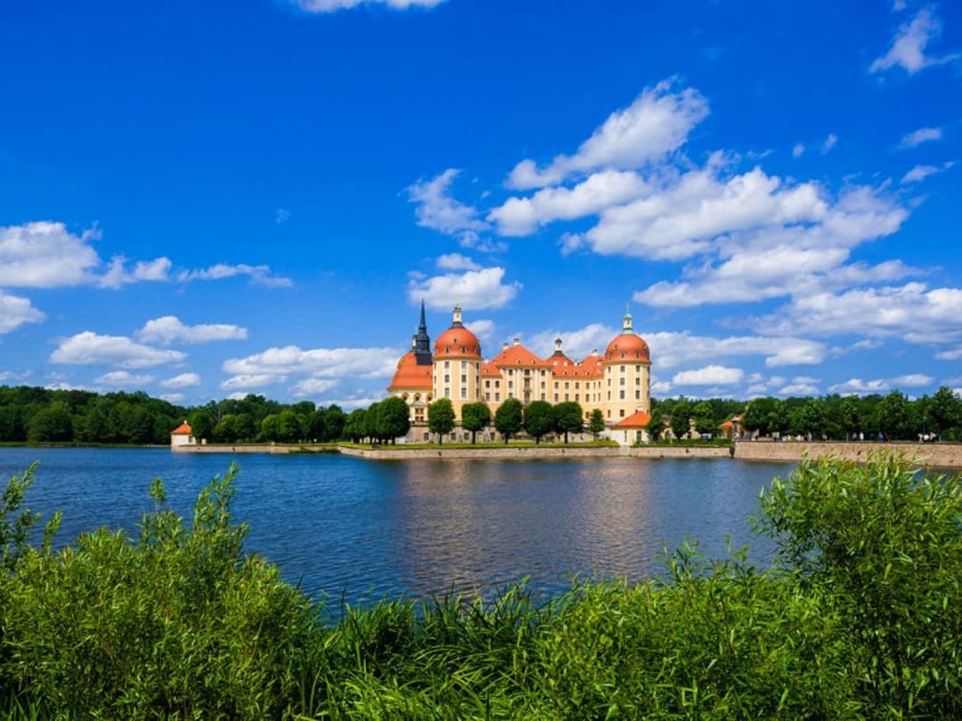 1. obrázek Zámek Moritzburg – místo natáčení Tří oříšků pro Popelku, Německo