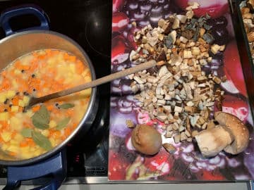 3. obrázek Houbová kyselačka podle babičky - (kulajda)