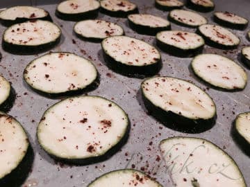 4. obrázek Šmakoun s celerovými hranolky cuketou a salátem