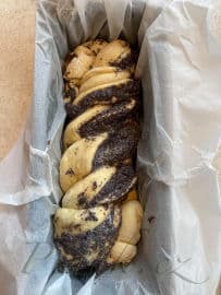 4. obrázek Kynutý sladký chléb s mákem 