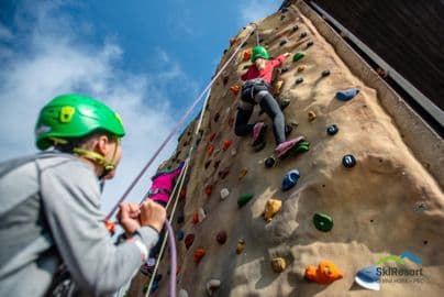 6. obrázek Černá hora – lanovka a Dětský park Kabinka