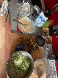 2. obrázek Cuketový koláč se švestkami, mákem a ořechy