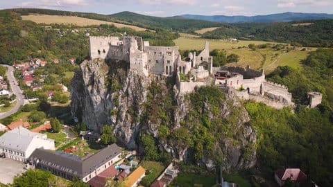 Hrad Beckov – Slovensko