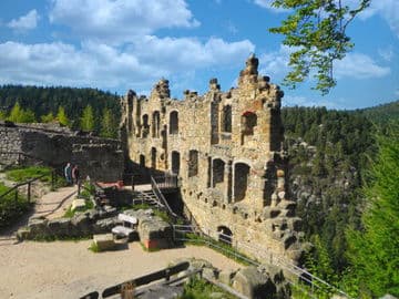 Hrad a klášter Oybin – Burg und Kloster Oybin, Žitavské hory, Německo