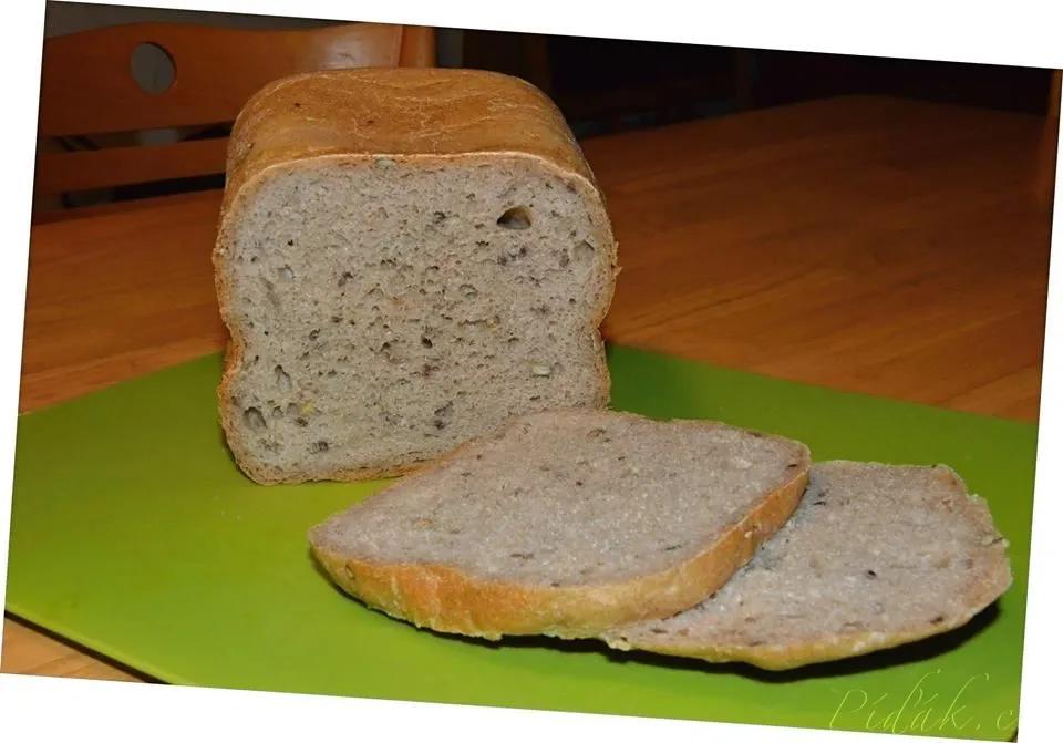 1. obrázek Špaldovo- žitný chléb z domácí pekárny 