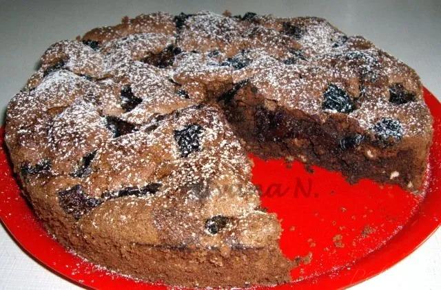 1. obrázek Čokoládový koláč se sušenými švestkami