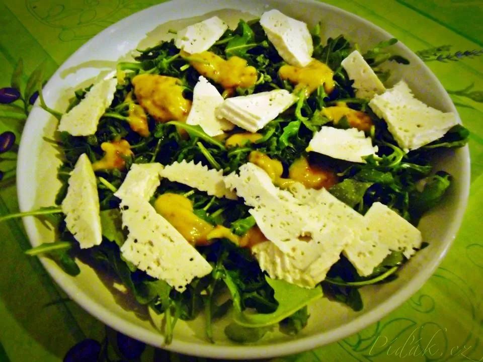 1. obrázek Rukolový salát s kozím sýrem  - lehká večeře