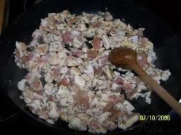 3. obrázek Těstoviny s kuřecím masem a smetanovou omáčkou