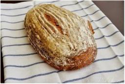 Kváskový český chléb