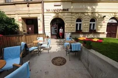 Obrázek Barevná kavárna na Londýnské - Praha