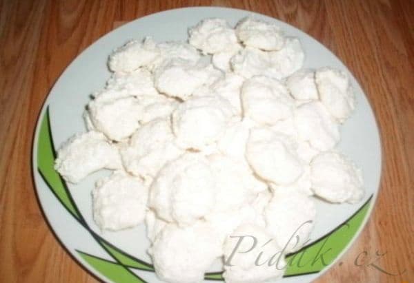 1. obrázek Kokosky - sněhové pusinky s kokosem 1. obrázek Kokosky - sněhové pusinky s kokosem