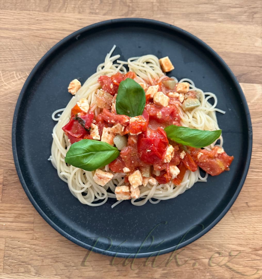 1. obrázek Špagety s pečenými rajčaty a sýrem feta 1. obrázek Špagety s pečenými rajčaty a sýrem feta