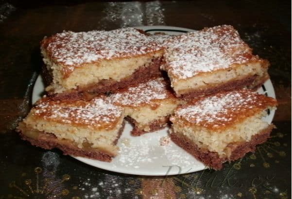 1. obrázek Dvojbarevný jablečný koláč 1. obrázek Dvojbarevný jablečný koláč