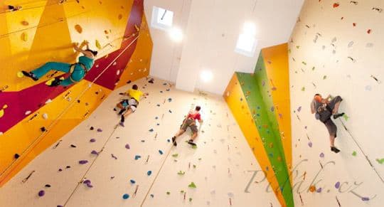 1. obrázek Lezecká stěna- KVstěna- Dvory 1. obrázek Lezecká stěna- KVstěna- Dvory