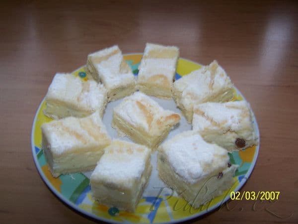1. obrázek Švédský tvarohový koláč 1. obrázek Švédský tvarohový koláč