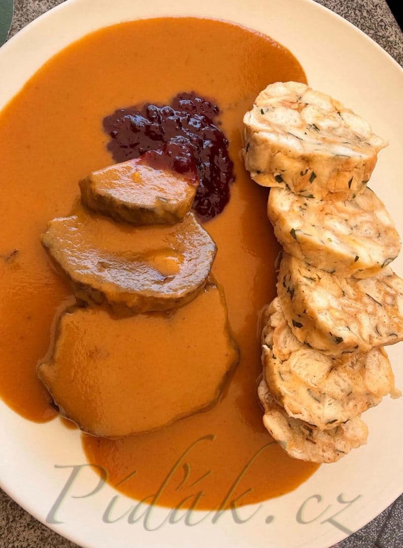 1. obrázek Svíčková na smetaně 1. obrázek Svíčková na smetaně
