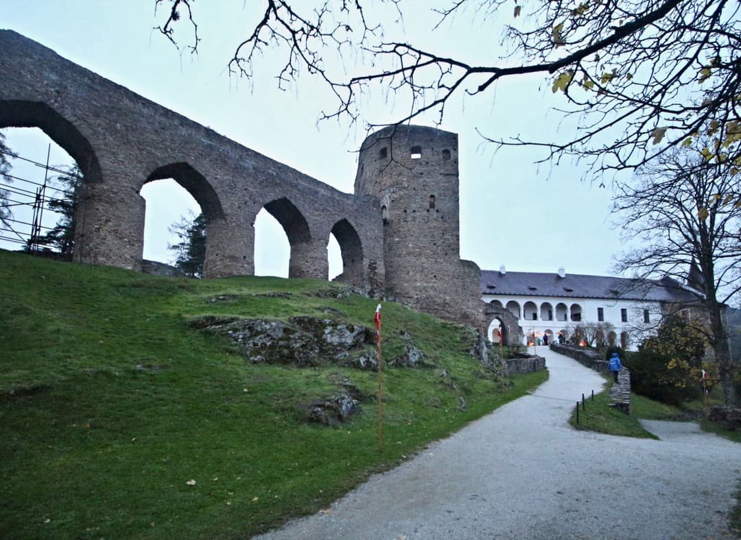 1. obrázek Zamykání hradu Velhartice 31.10.2026 - Velhartice 1. obrázek Zamykání hradu Velhartice 31.10.2026 - Velhartice