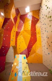 4. obrázek Lezecká stěna- KVstěna- Dvory 4. obrázek Lezecká stěna- KVstěna- Dvory