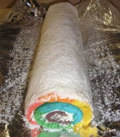 6. obrázek Rainbow kokosová roláda 6. obrázek Rainbow kokosová roláda