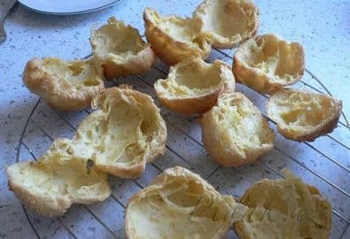 2. obrázek Odpalované větrníky s krémem a jahodami 2. obrázek Odpalované větrníky s krémem a jahodami