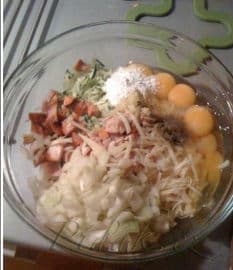 2. obrázek Cuketová buchta s čabajkou a slaninou - rychlovka 2. obrázek Cuketová buchta s čabajkou a slaninou - rychlovka