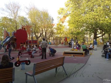 2. obrázek Dětské hřiště Riegerovy sady- Praha 2. obrázek Dětské hřiště Riegerovy sady- Praha