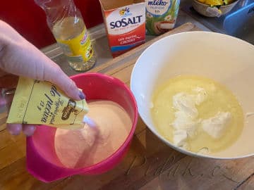 10. obrázek Tvarohové rohlíky s práškem do pečiva by Romča 10. obrázek Tvarohové rohlíky s práškem do pečiva by Romča