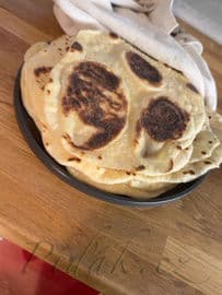 3. obrázek Domácí kynutý naan – vláčné indické placky 3. obrázek Domácí kynutý naan – vláčné indické placky