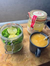 3. obrázek Smrkové výhonky naložené v medu s citrónem 3. obrázek Smrkové výhonky naložené v medu s citrónem