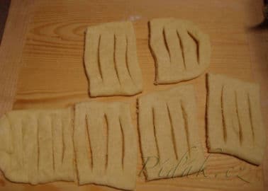 6. obrázek Rychlé kynuté (nejen) kokosové věnečky 6. obrázek Rychlé kynuté (nejen) kokosové věnečky