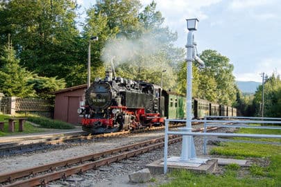 5. obrázek Fichtelbergbahn – parní úzkokolejka do Oberwiesenthalu, Německo 5. obrázek Fichtelbergbahn – parní úzkokolejka do Oberwiesenthalu, Německo