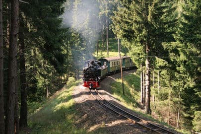 2. obrázek Fichtelbergbahn – parní úzkokolejka do Oberwiesenthalu, Německo 2. obrázek Fichtelbergbahn – parní úzkokolejka do Oberwiesenthalu, Německo