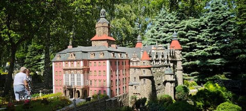 2. obrázek Park miniatur památek Dolního Slezska – Park Miniatur, Kowary, Polsko 2. obrázek Park miniatur památek Dolního Slezska – Park Miniatur, Kowary, Polsko